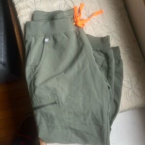 figs zamora jogger size large